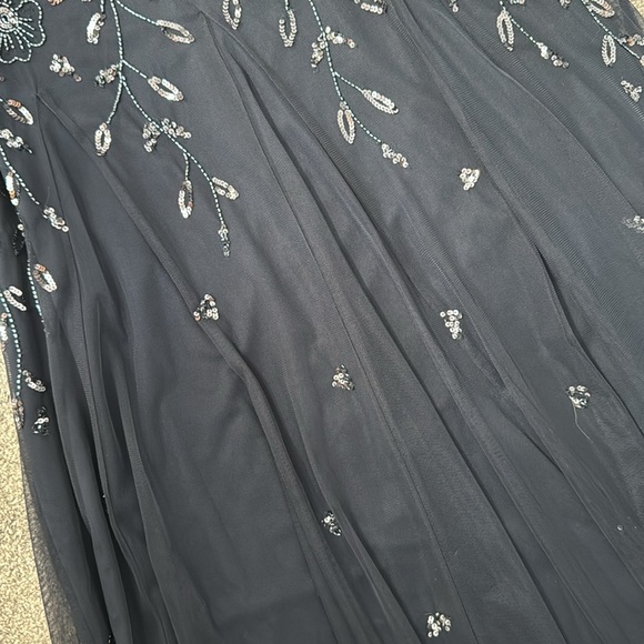 Oleg Cassini Beaded Gown Size 12 - Picture 5 of 7